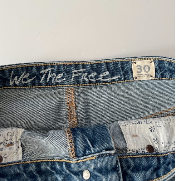 WE THE FREE Distressed Frayed Row Hem Blue Denim Jean Skirt Y2K 30 New With Tag - Picture 4 of 10